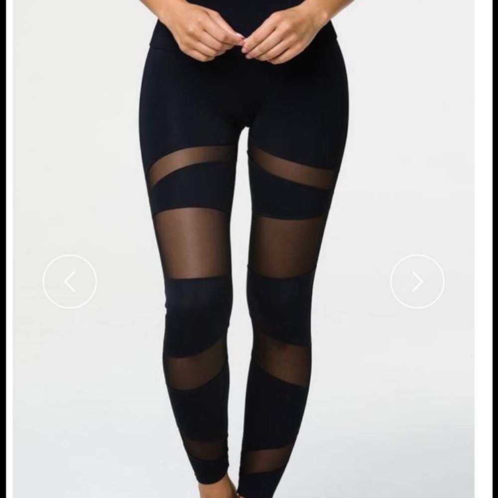 NWT! Onzie Bondage Legging in Black SM
